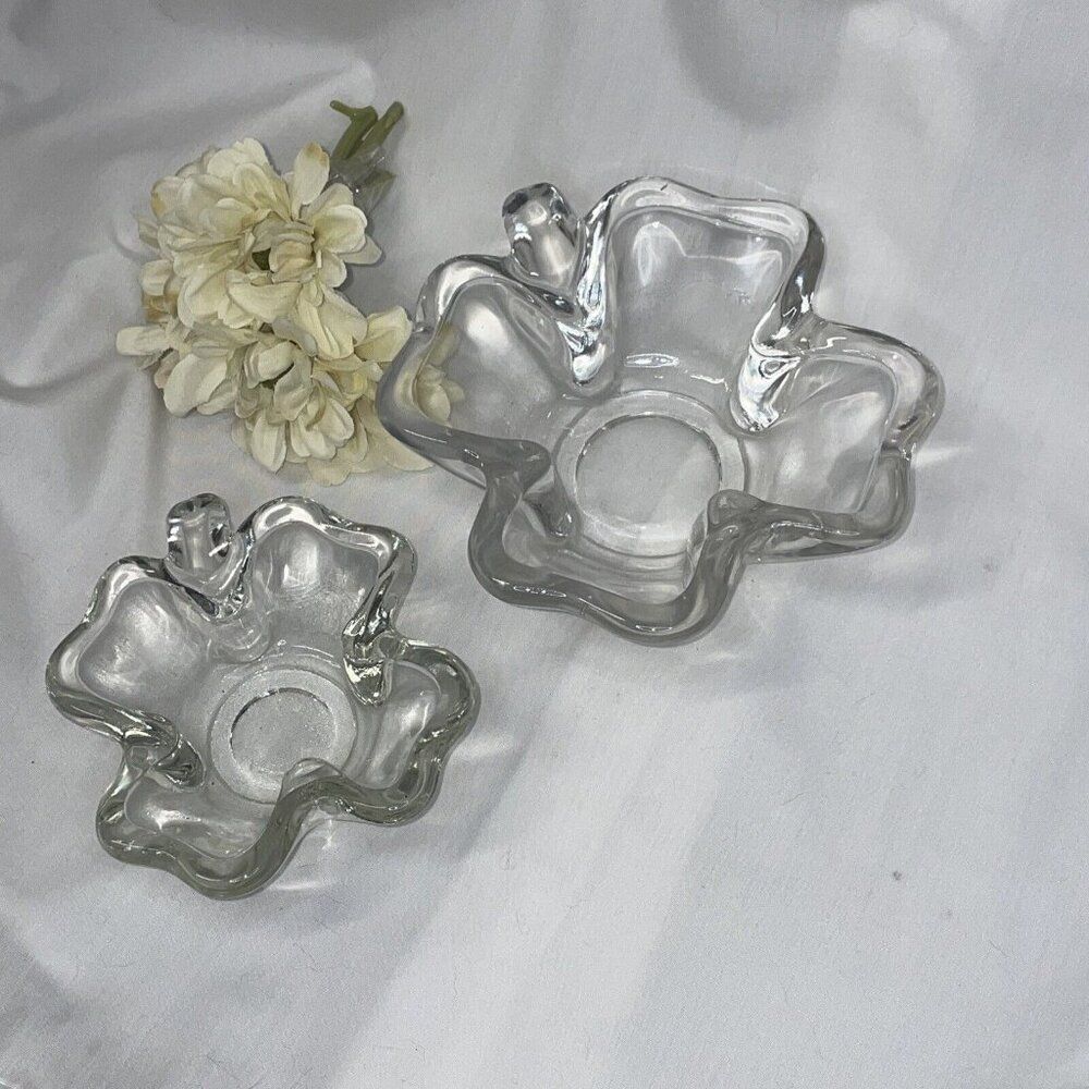 Textured  Nesting Art Glass Four Leaf Clover Ashtray Dish Vintage 2 Set Rare